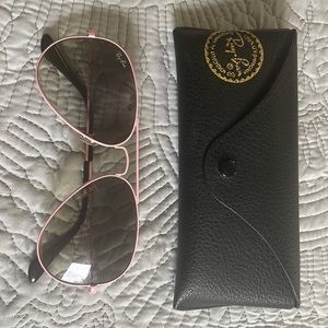 Baby pink authentic Ray-Ban aviator sunglasses.